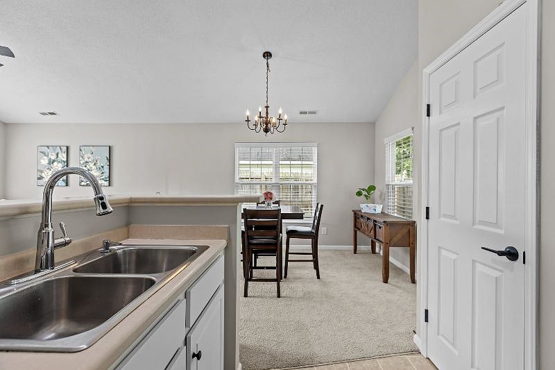 Furnished Finder property 566825_1 photo 12