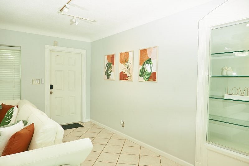Furnished Finder property 566908_1 photo 8