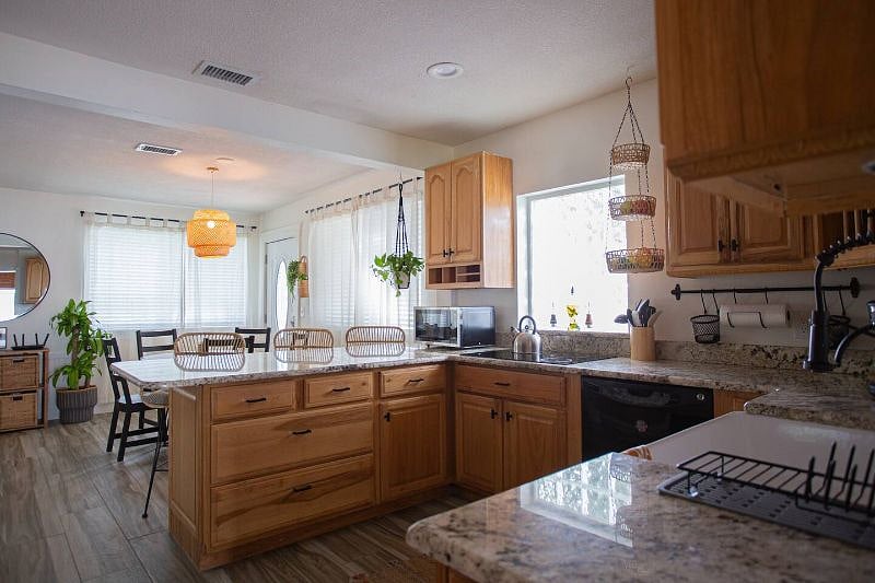 Furnished Finder property 566914_1 photo 3