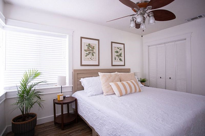 Bedroom 1 (King)