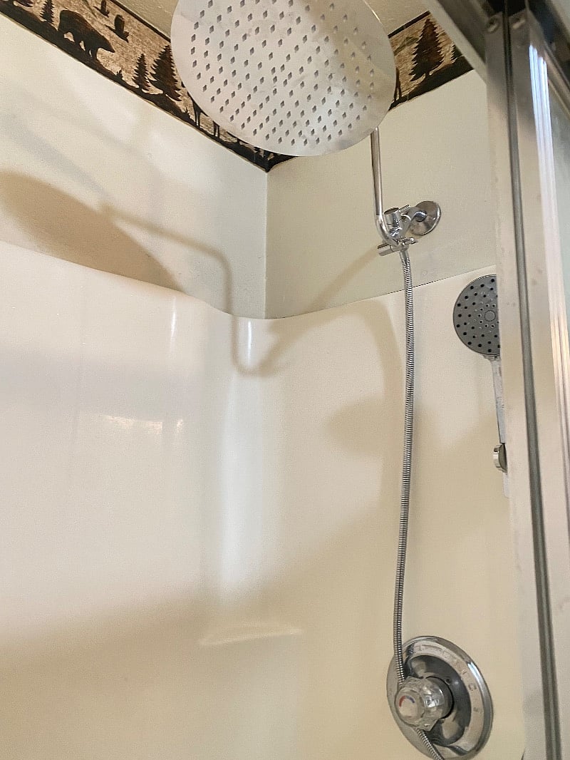 Bathroom shower