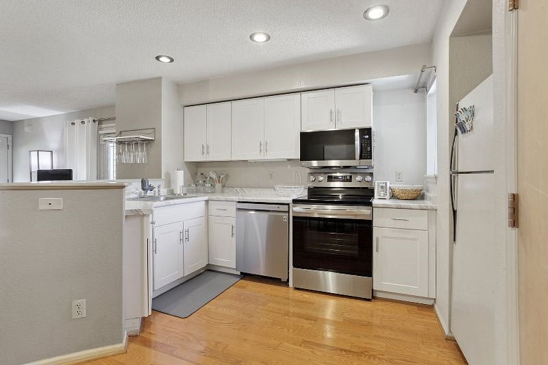 Furnished Finder property 566992_1 photo 6