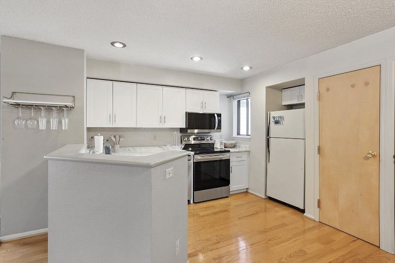 Furnished Finder property 566992_1 photo 7