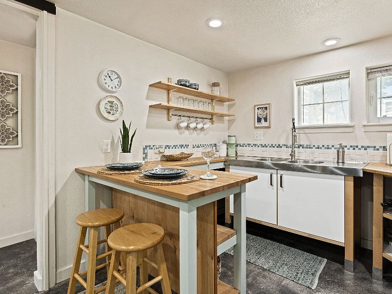 Furnished Finder property 567009_1 photo 5