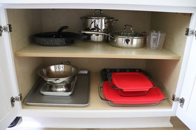 Pots, pans, a measuring cup and a strainer are available so you can cook your favorite dishes. Also included are Pyrex glass casserole dishes with lids for easy storage. You can also bake some yummy muffins with a muffin tin.