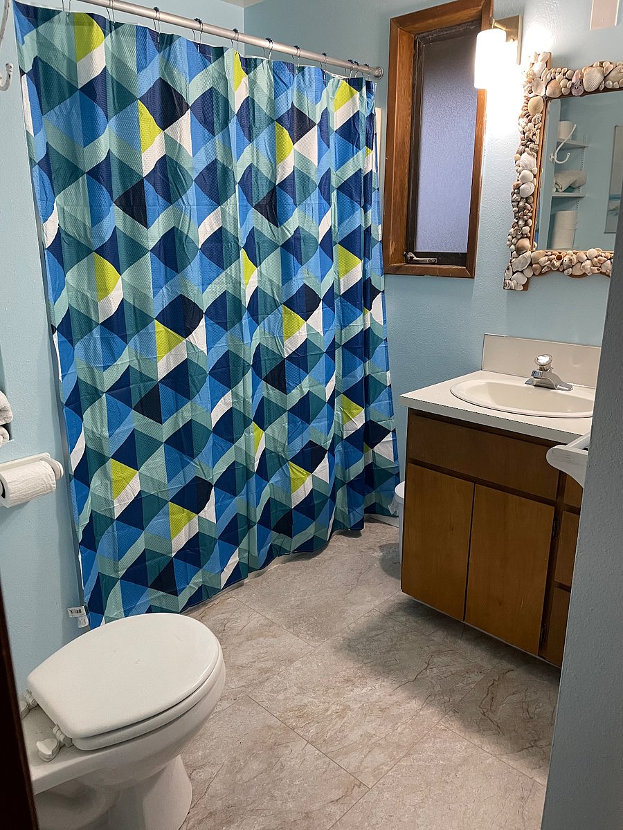 Main bathroom