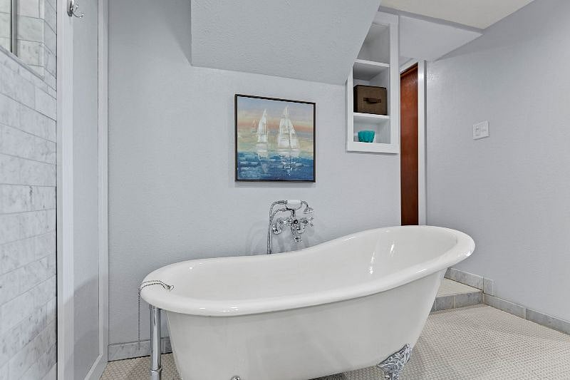 Relax in the beautiful Lady Slipper tub.