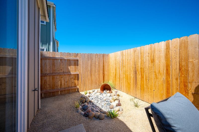 Furnished Finder property 567223_1 photo 13