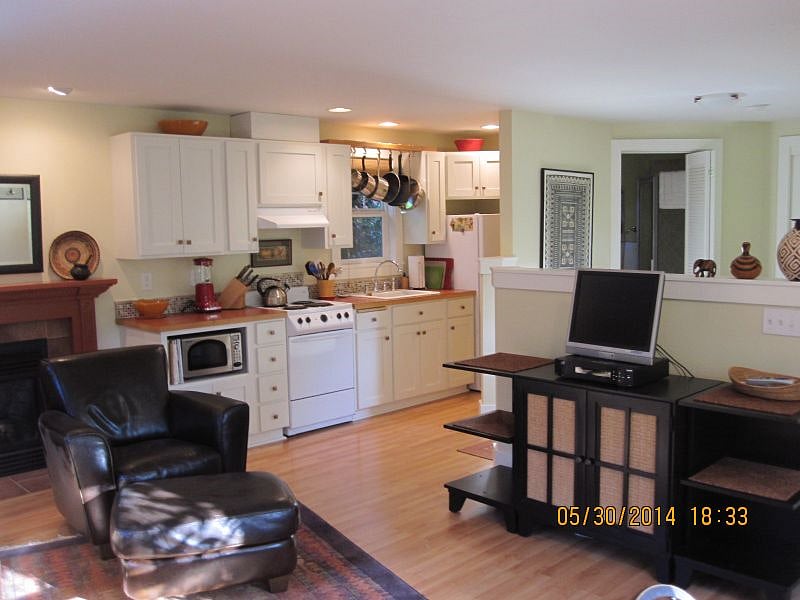 Furnished Finder property 567229_1 photo 3