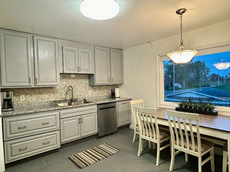 Furnished Finder property 567327_1 photo 3
