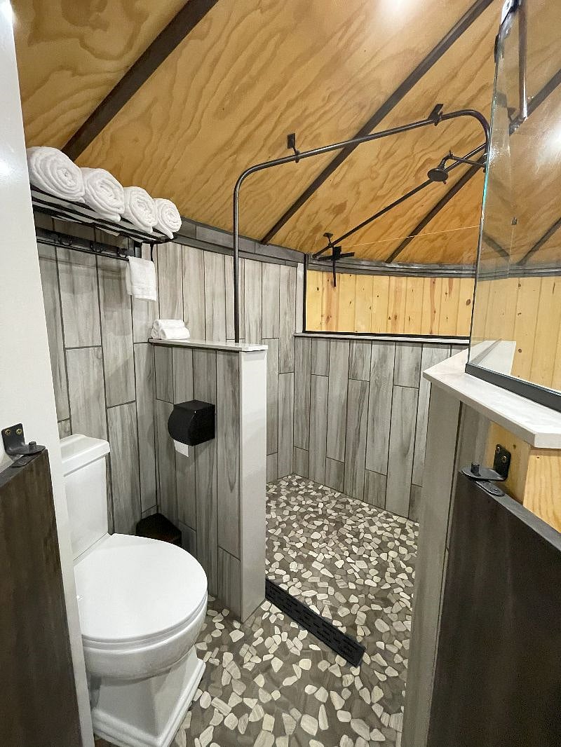 Loft Shower/bathroom
