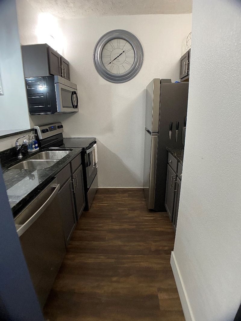 Furnished Finder property 567556_1 photo 5