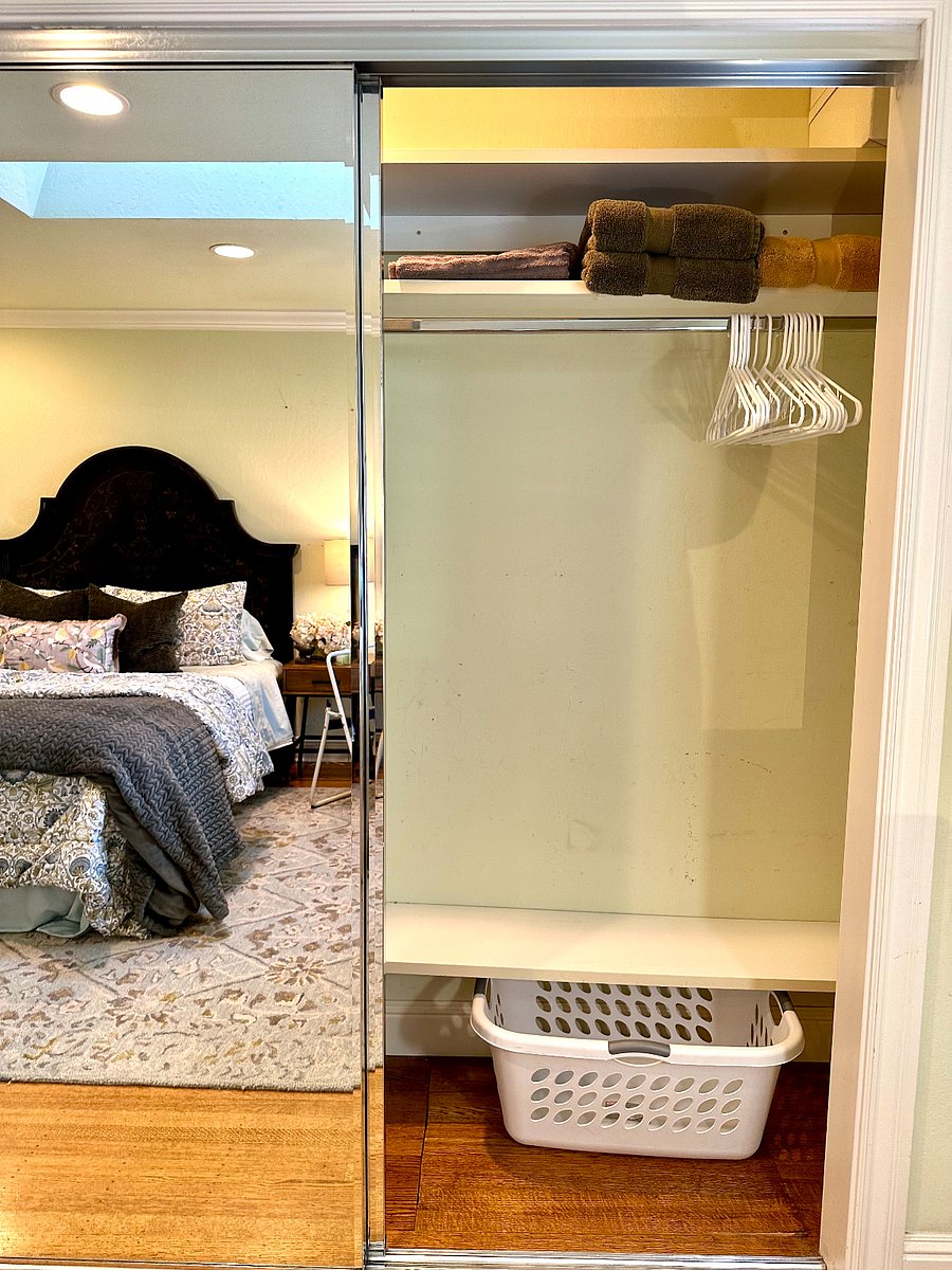 Closet - ample hanging space