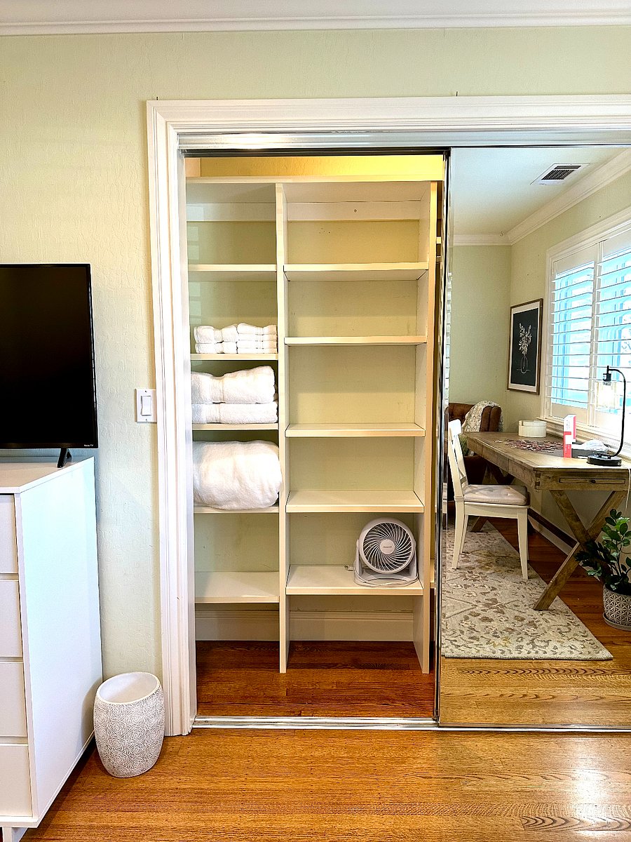 Closet - ample storage space