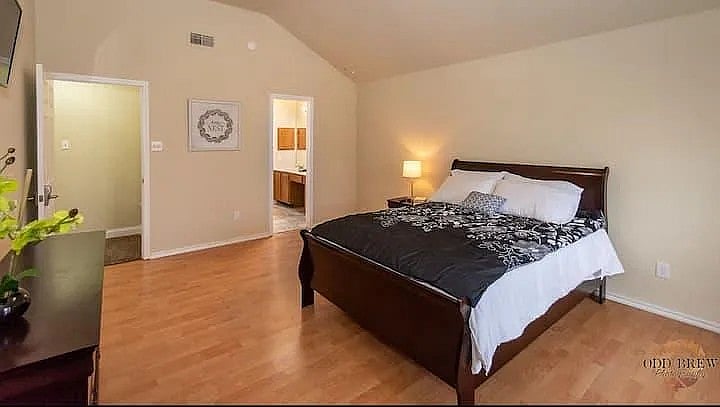 Furnished Finder property 567714_1 photo 8