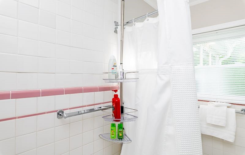 Full bath for Bedroom #3