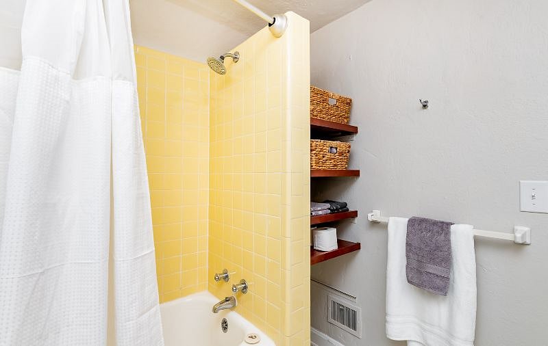 Full bath for bedroom #2