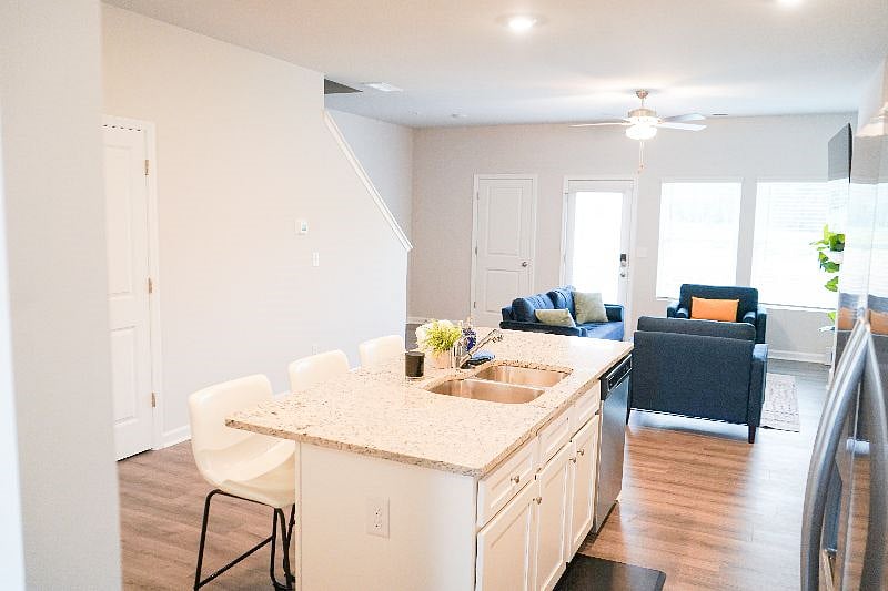 Furnished Finder property 567899_1 photo 9