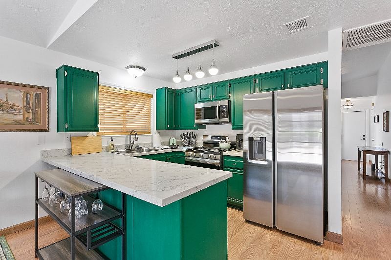 Brand new stainless appliances.