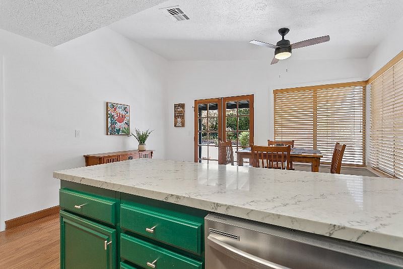 Furnished Finder property 567984_1 photo 9