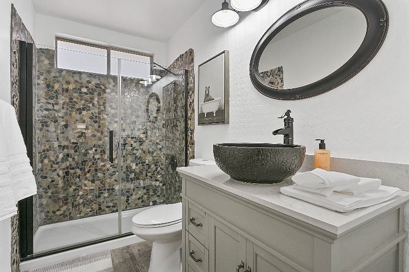Guest bathroom off the hall to the 2nd bedroom. 