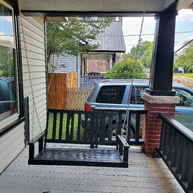 Driveway parking for 1 vehicle at front side of house