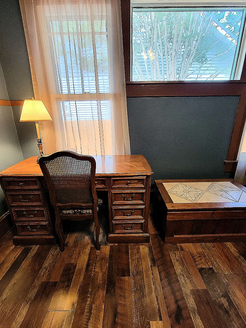 Writing/work desk for your laptop