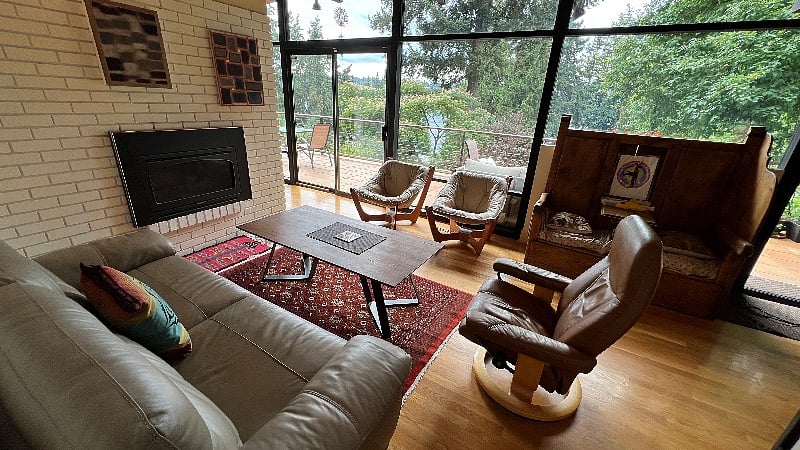 Sitting room with gas fireplace
