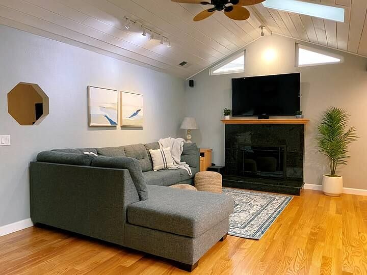Furnished Finder property 568050_1 photo 3