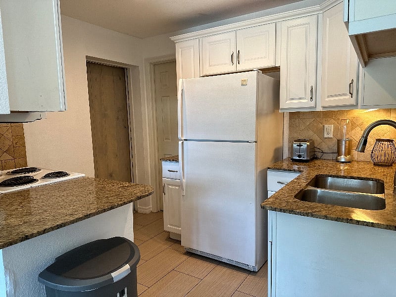 Furnished Finder property 568110_1 photo 4