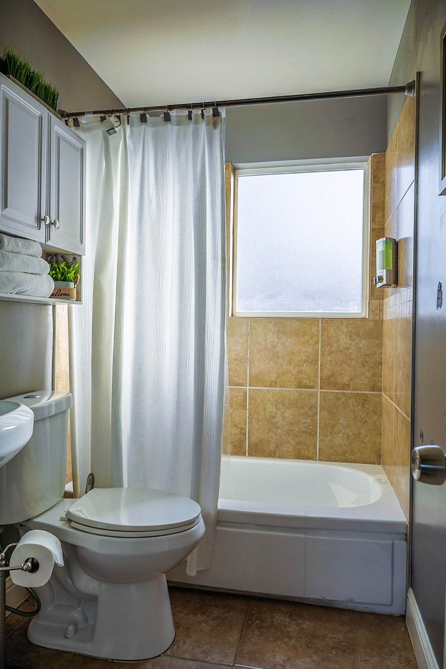 Furnished Finder property 568124_1 photo 8