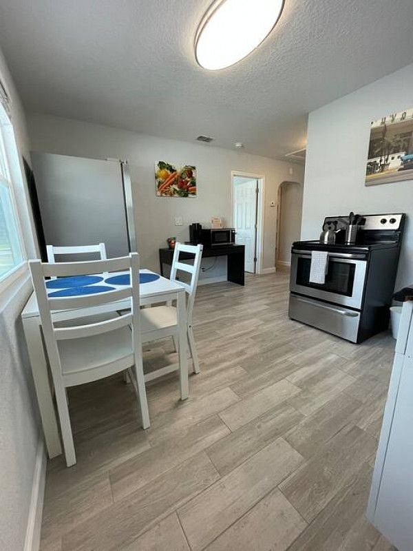 Furnished Finder property 568129_1 photo 3