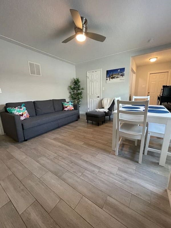 Furnished Finder property 568130_1 photo 7