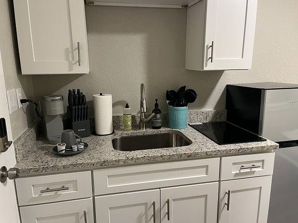 Furnished Finder property 568134_1 photo 4