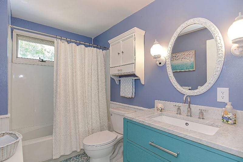 Upstairs Full Bath #3