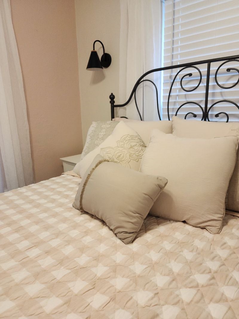 Queen bed; new mattress