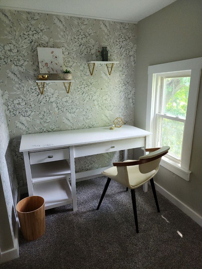 Study/work space with upstairs master suite
