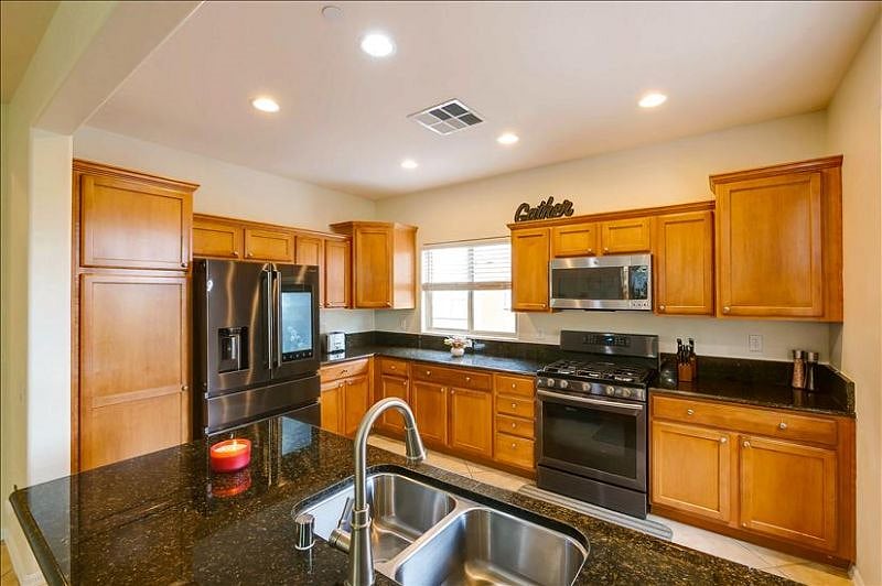 Furnished Finder property 568297_1 photo 1