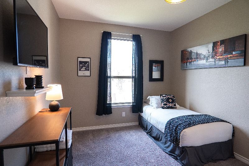 Furnished Finder property 568319_1 photo 8