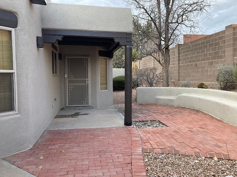 View of front entry courtyard