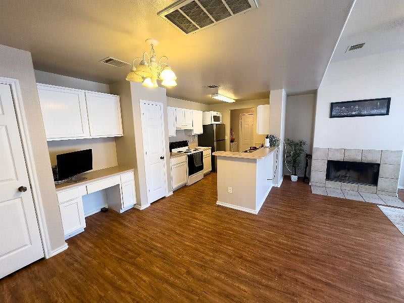 Furnished Finder property 568369_1 photo 6