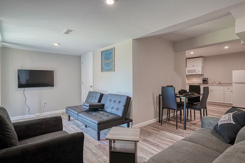 Furnished Finder property 568381_1 photo 3
