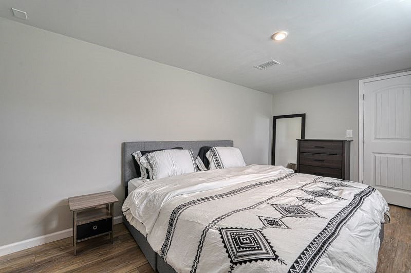 Furnished Finder property 568381_1 photo 8