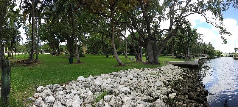 Manatee Bend Park, 5 blocks walking distance from the house.
