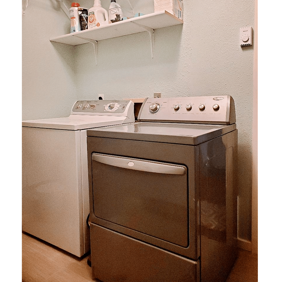 Laundry room, full size W/D.