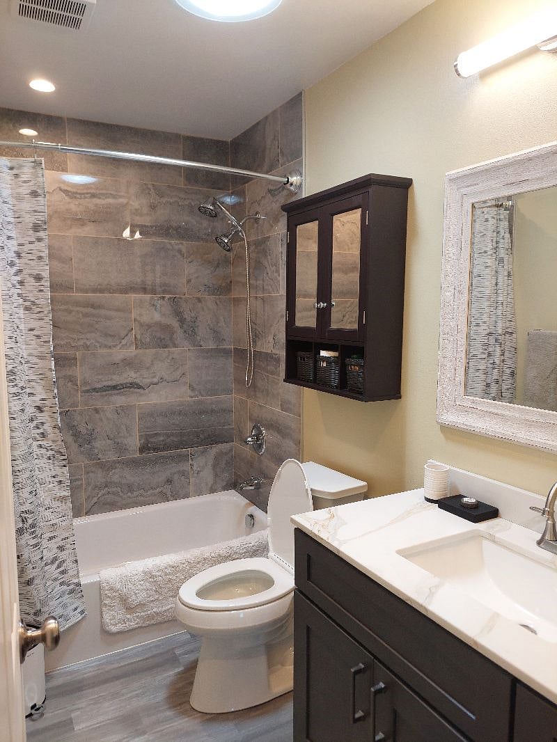 Bedroom#3 bathroom across the hall