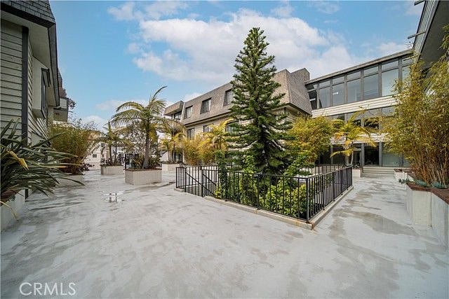 1st level courtyard