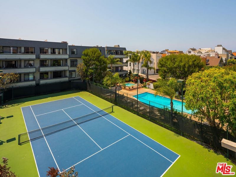 1 of 2 tennis courts