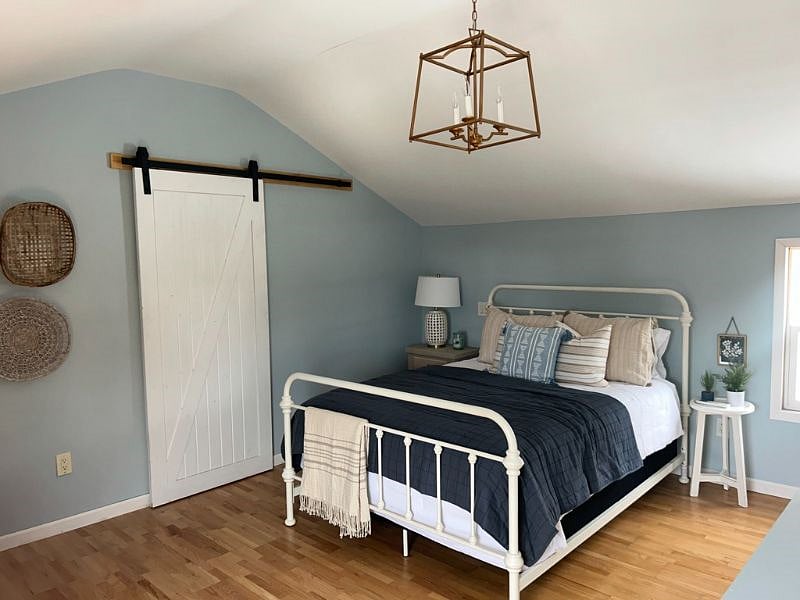 Second Bedroom, upstairs, Queen bed