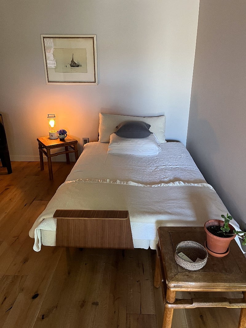 Open up to a good night's sleep with nicely firm mattress.